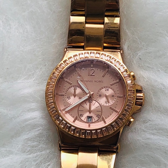 MICHAEL KORS ROSE GOLD STAINLESS STEEL WATCH - Picture 2 of 5